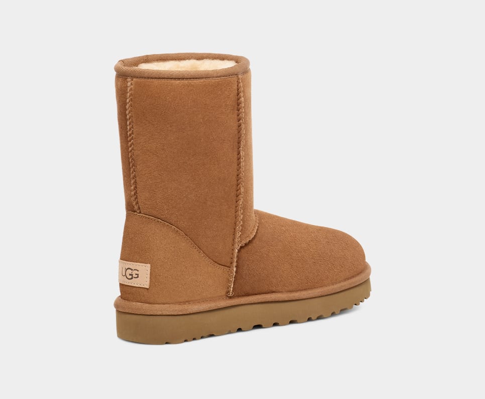 UGG Short Chestnut