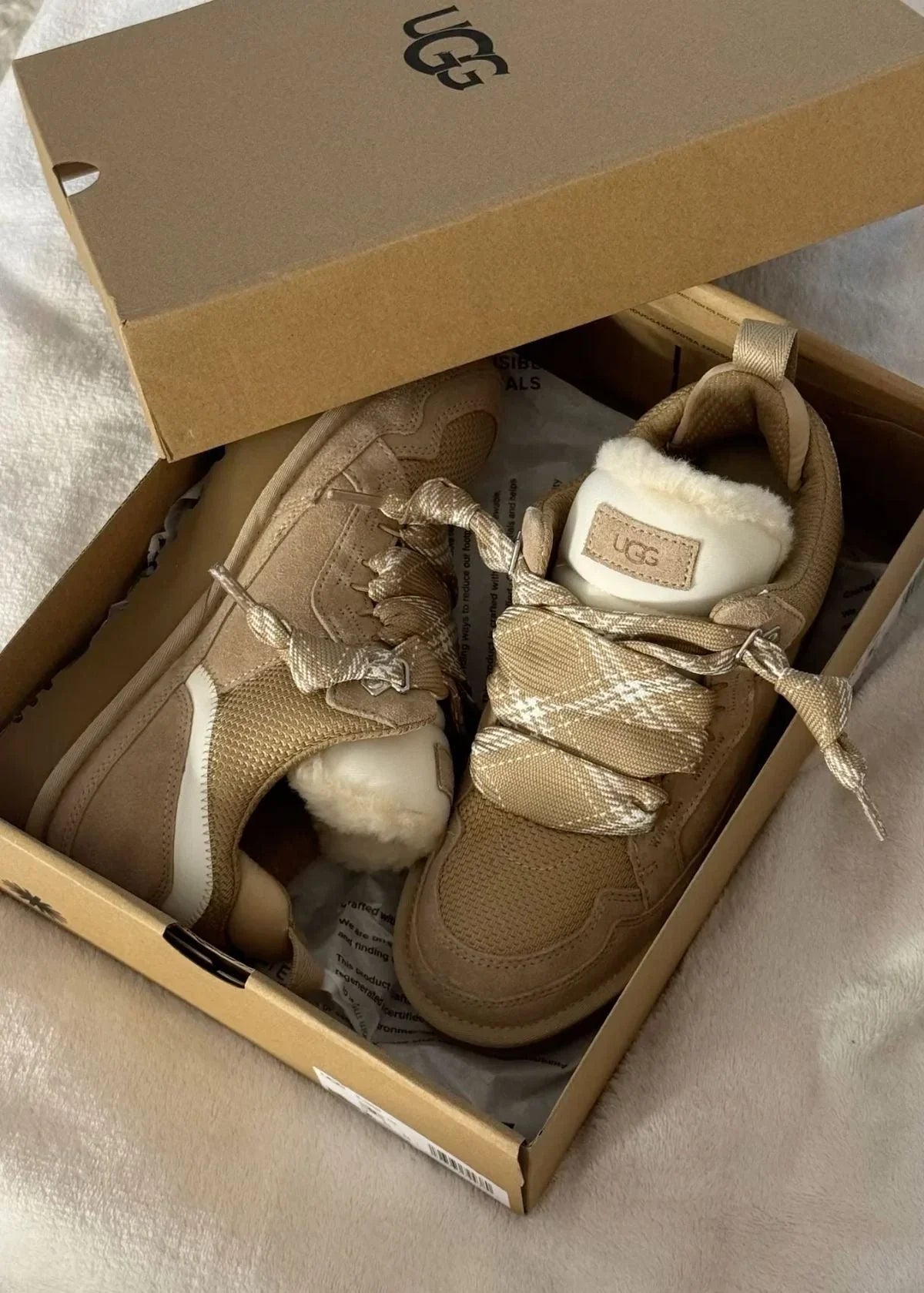 UGG